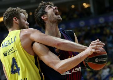 El Barça cae ante el Fenerbahçe en un final ajustado