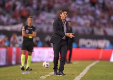 La furia futbolera por los errores arbitrales se vuelca contra Macri