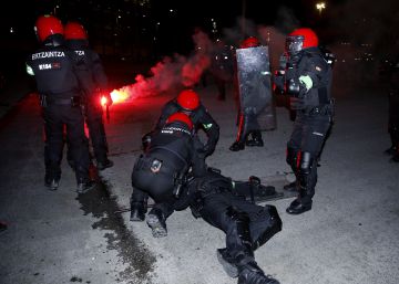 Mor un ‘ertzaina’ després de patir un infart en els incidents contra els ultres de l’Spartak a San Mamés