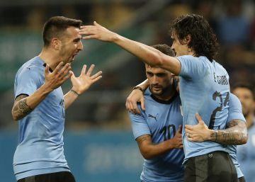 Los goles de Luis Suárez y Cavani meten a Uruguay en la final de la China Cup