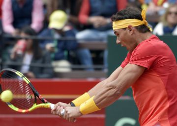 Nadal vuelve en plena forma: gran triunfo ante Kohlschreiber para igualar la serie de Copa Davis