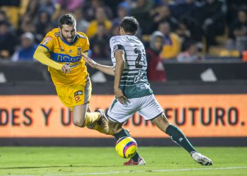 Los Tigres aventajan 2-0 a Santos Laguna en la liguilla
