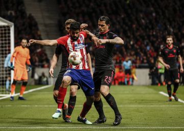 El mejor Costa y la hinchada sacan el billete a Lyon