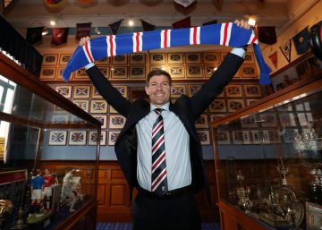 Steven Gerrard é o novo treinador do Rangers, da Escócia