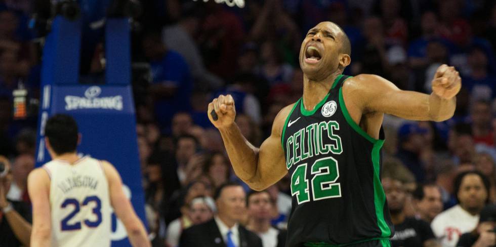 Horford celebra una canasta ante Ilyasova.