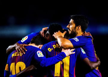 Iniesta toca, baila Dembélé