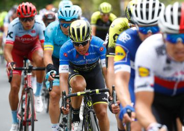 El colombiano Chaves pierde 25 minutos en las colinas de Umbria y abandona la lucha para ganar el Giro