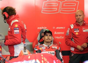 Jorge Lorenzo se aleja de Ducati