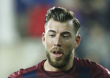 El jugador del Eibar Enrich y dos exarmeros procesados por un vídeo sexual