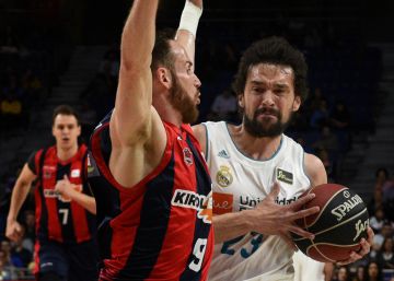 El Baskonia gana al Madrid el primer partido de la final de la ACB