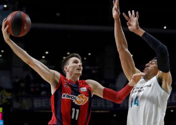 El Real Madrid abraza la fiebre del viernes noche y sacude al Baskonia