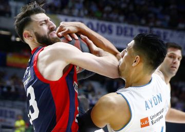 El Real Madrid supera al Baskonia y se queda a un paso del título de Liga
