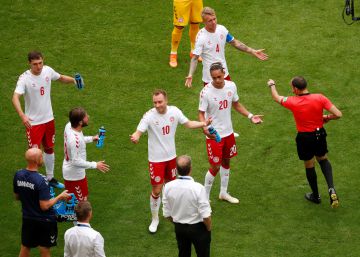 Dinamarca y Australia empatan en un frenético partido