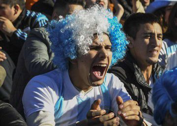 Los argentinos se debaten entre la tragedia y el humor tras la derrota ante Croacia en el Mundial de Rusia