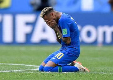 Brasil resucita en el tiempo añadido ante Costa Rica (2-0)