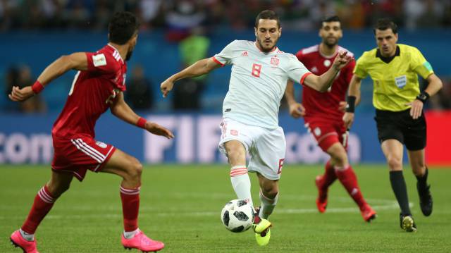 Koke conduce el balón ante Irán.