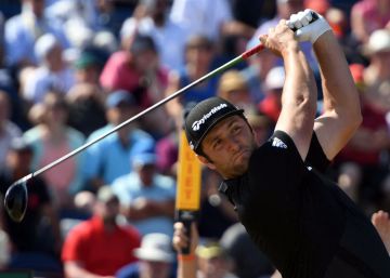 Jon Rahm va a su bola