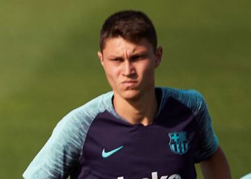 El Barça la saca con la zurda