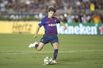 Riqui Puig lanzó un penalti ante el Tottenham.