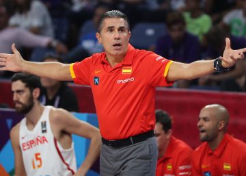 Scariolo continúa al frente de la selección