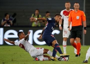 Neymar retorna aos gramados com um título