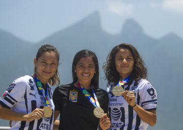 Ellas rompen el techo de cristal con fútbol y estudios universitarios