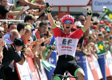 Kwiatkowski regala el maillot rojo en las Alpujarras