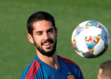 El balón es de Isco