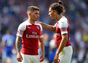 Bellerín denuncia insultos homófobos de sus propios aficionados
