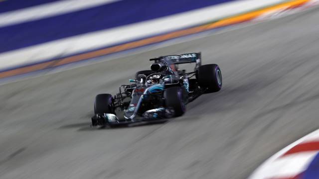 Lewis Hamilton, durante la sesión de clasificación en Singapur.