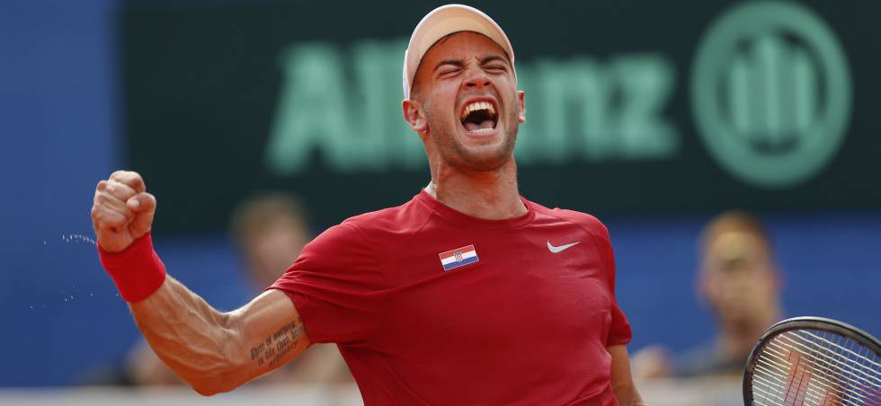 El croata Coric celebra su triunfo contra Tiafoe en Zadar.