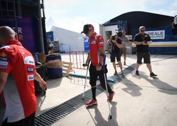 Lorenzo vuelve a caerse: “La lesión duele más ahora, no sé si me subiré a la moto”