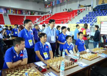 Oro para chinos y chinas, y bronce amargo de Rusia