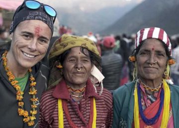 Edurne Pasaban sube con las parias del Himalaya