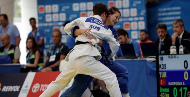 Kosovan judo competitor Laura Fazliu in the Mediterranean Games.
