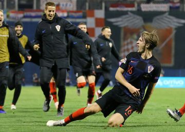 Croacia tumba a España en el descuento