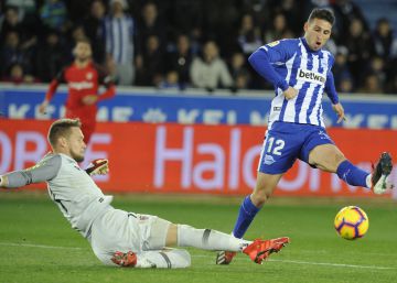 El Alavés apea al Sevilla del liderato