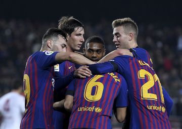 Rakitic honra la jornada solidaria del Camp Nou