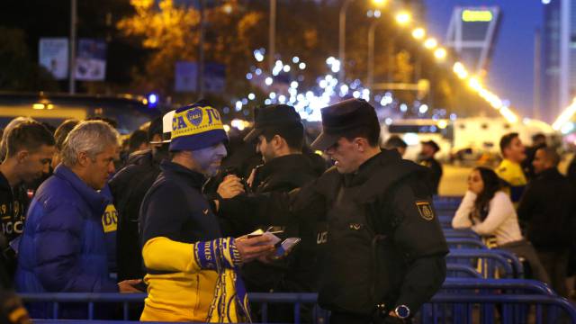 Cacheos y controles en el Paseo de la Castellana.