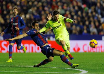 El Barça golea al Levante (0-5) y Messi marca un ‘hat-trick’