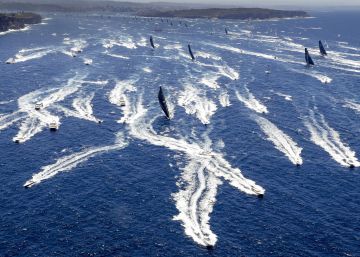 El supermaxi ‘Comanche’ lidera la flota de la Sydney-Hobart tras una salida espectacular El supermaxi ‘Comanche’ lidera la flota de la Sydney-Hobart tras una salida espectacular