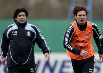 A vueltas con Messi y Maradona