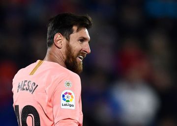 Sin Cristiano, Messi cabalga solo