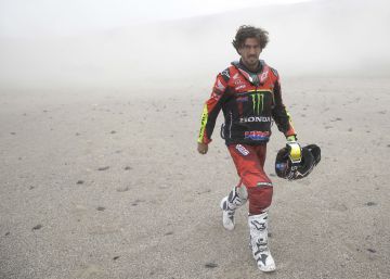 Barreda dice adiós al Dakar tras caer por un barranco