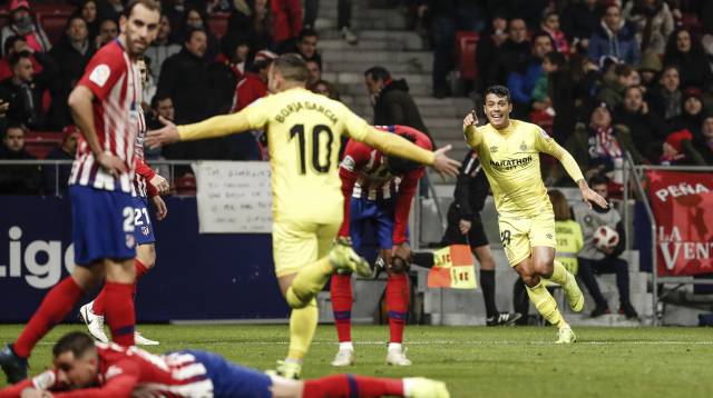 Los jugadores del Girona celebran el tercer gol.