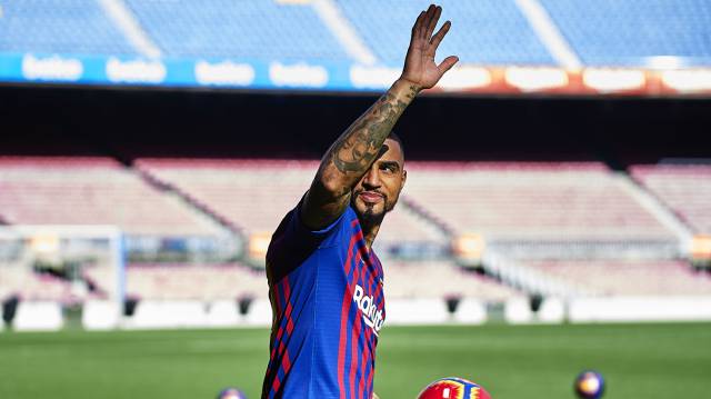 Boateng, durante su presentación en el Camp Nou.