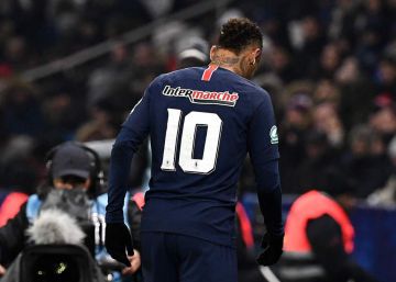 PSG treme pelo pé de Neymar
