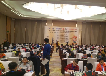 Tres días con mil niños prodigio del ajedrez en China
