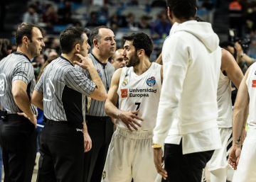 Campazzo y Reyes, multados con 1.000 euros por los descalificativos a los árbitros en la final de la Copa del Rey