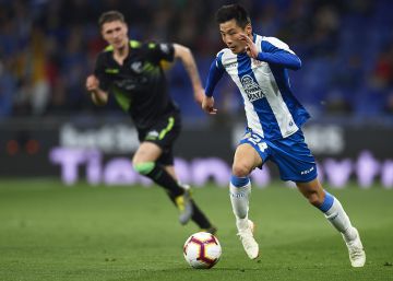 Dos caras del Espanyol ante el Huesca